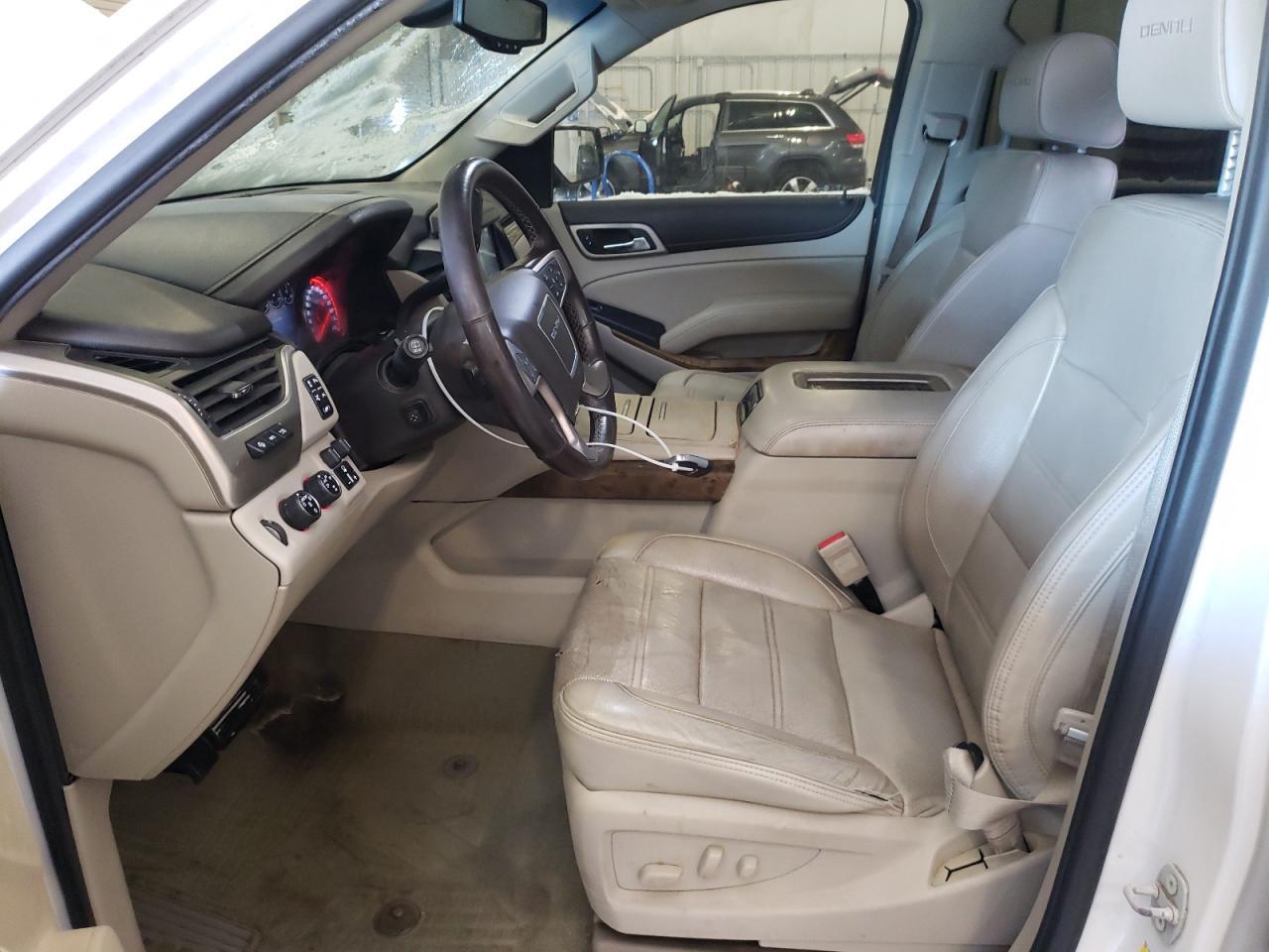 2016 GMC YUKON XL D - Фото 7