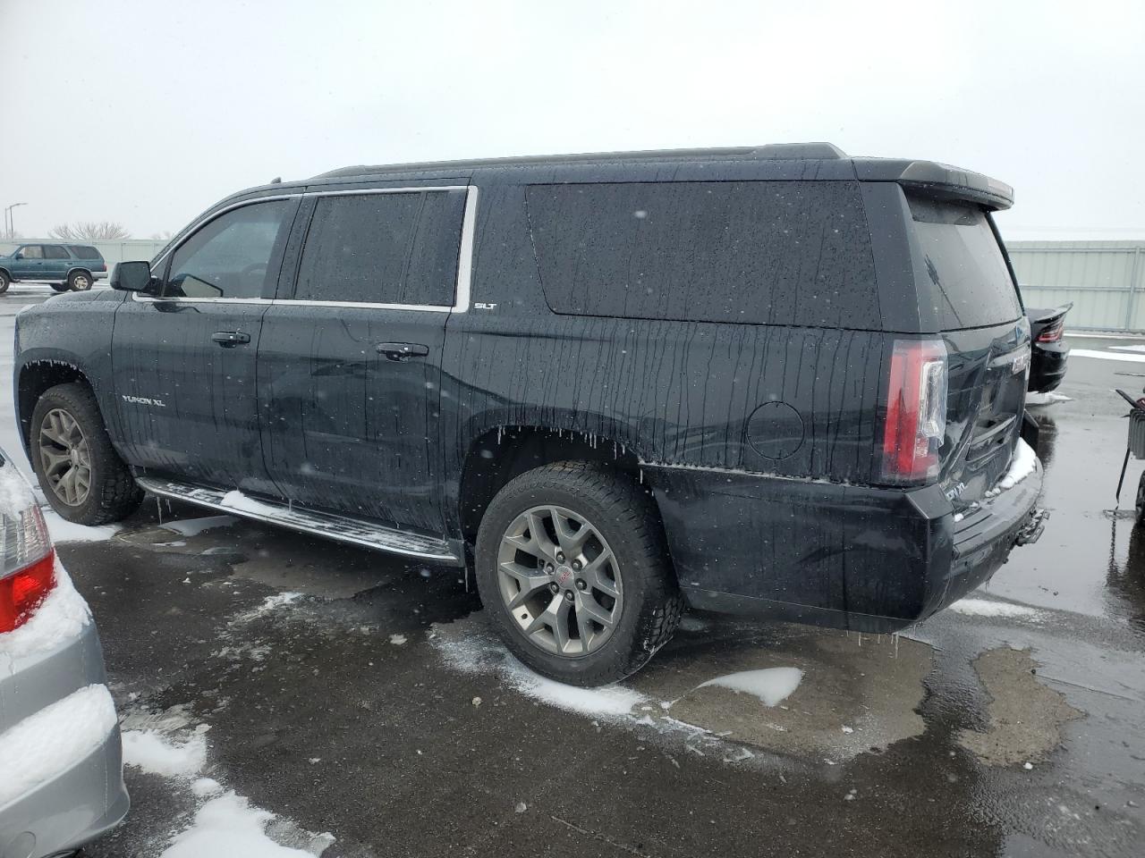 2016 GMC YUKON XL K - Фото 2