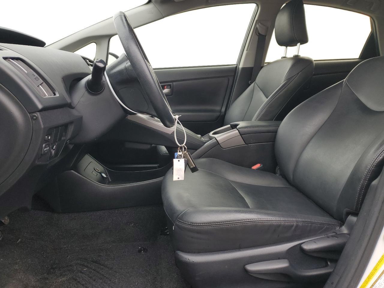 2015 TOYOTA PRIUS - Image 7