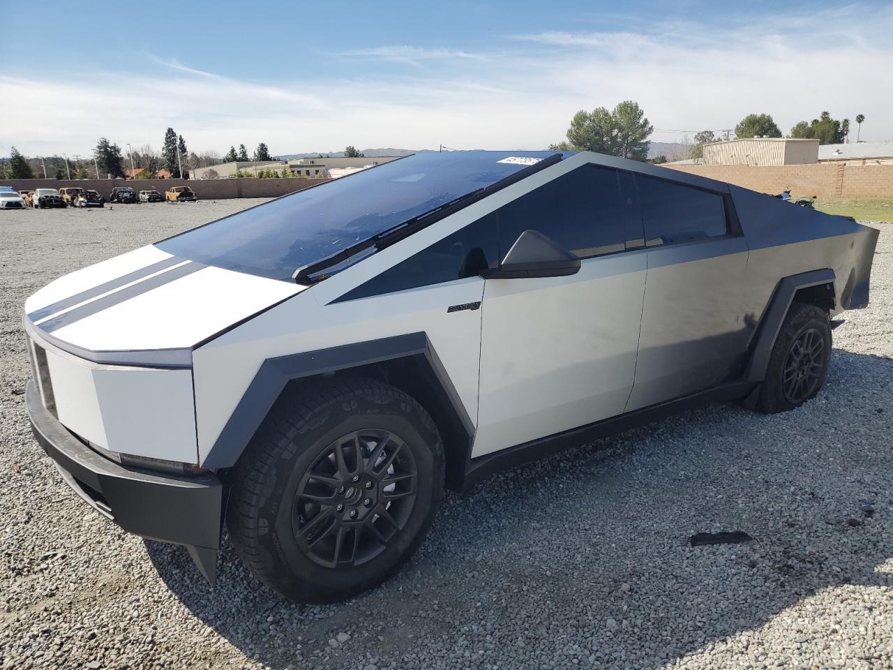 2024 TESLA CYBERTRUCK