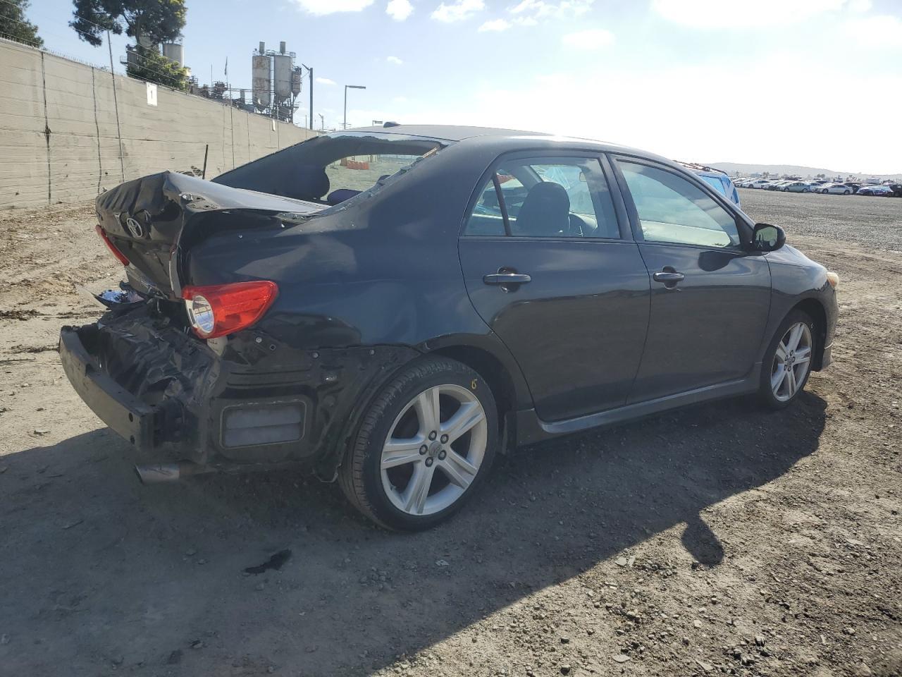 2013 TOYOTA COROLLA BA - Фото 3