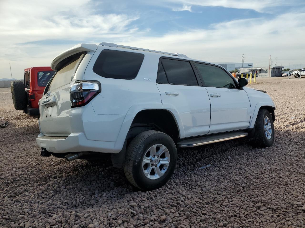 2018 TOYOTA 4RUNNER SR - Image 3