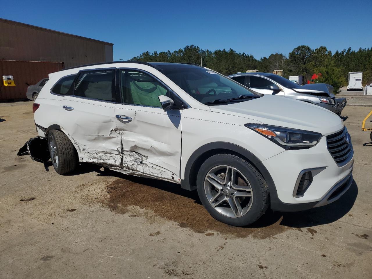 2017 HYUNDAI SANTA FE S - Image 4
