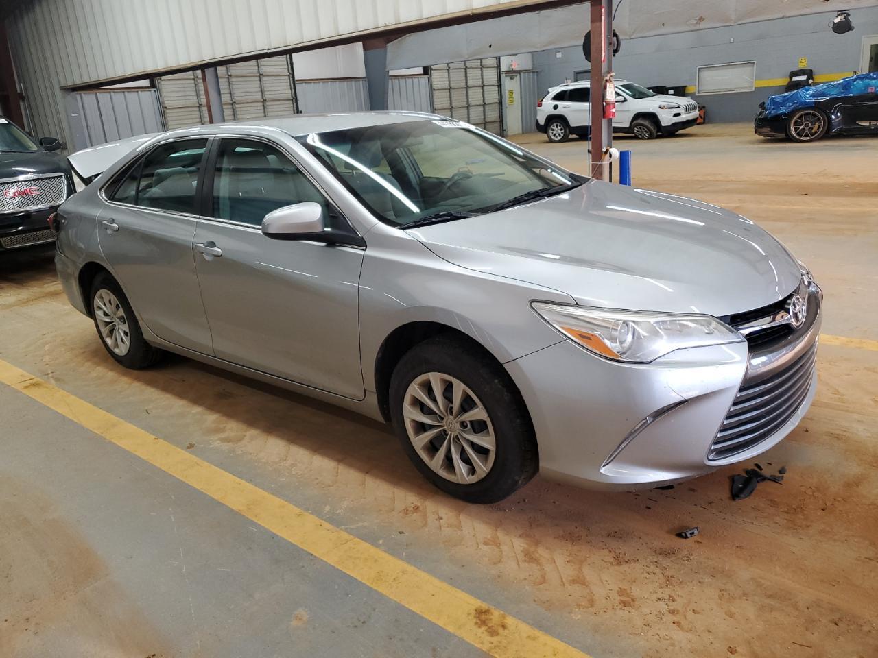 2017 TOYOTA CAMRY LE - Фото 4