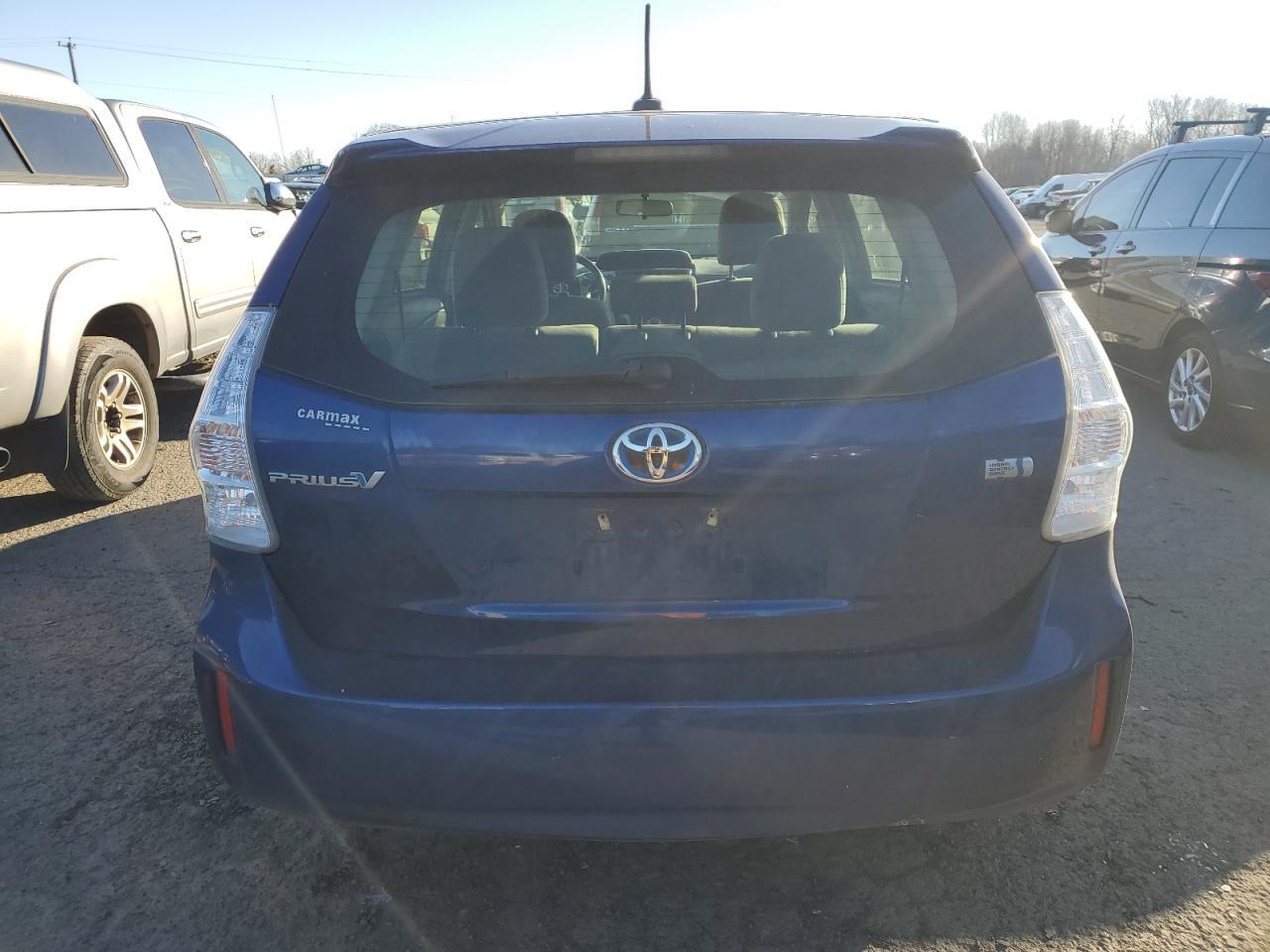 2013 TOYOTA PRIUS V - Image 6