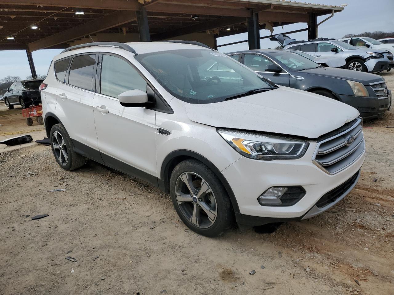 2017 FORD ESCAPE SE - Фото 4