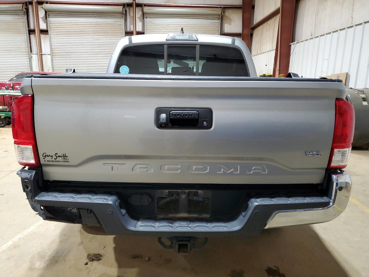 2017 TOYOTA TACOMA DOU - Фото 6