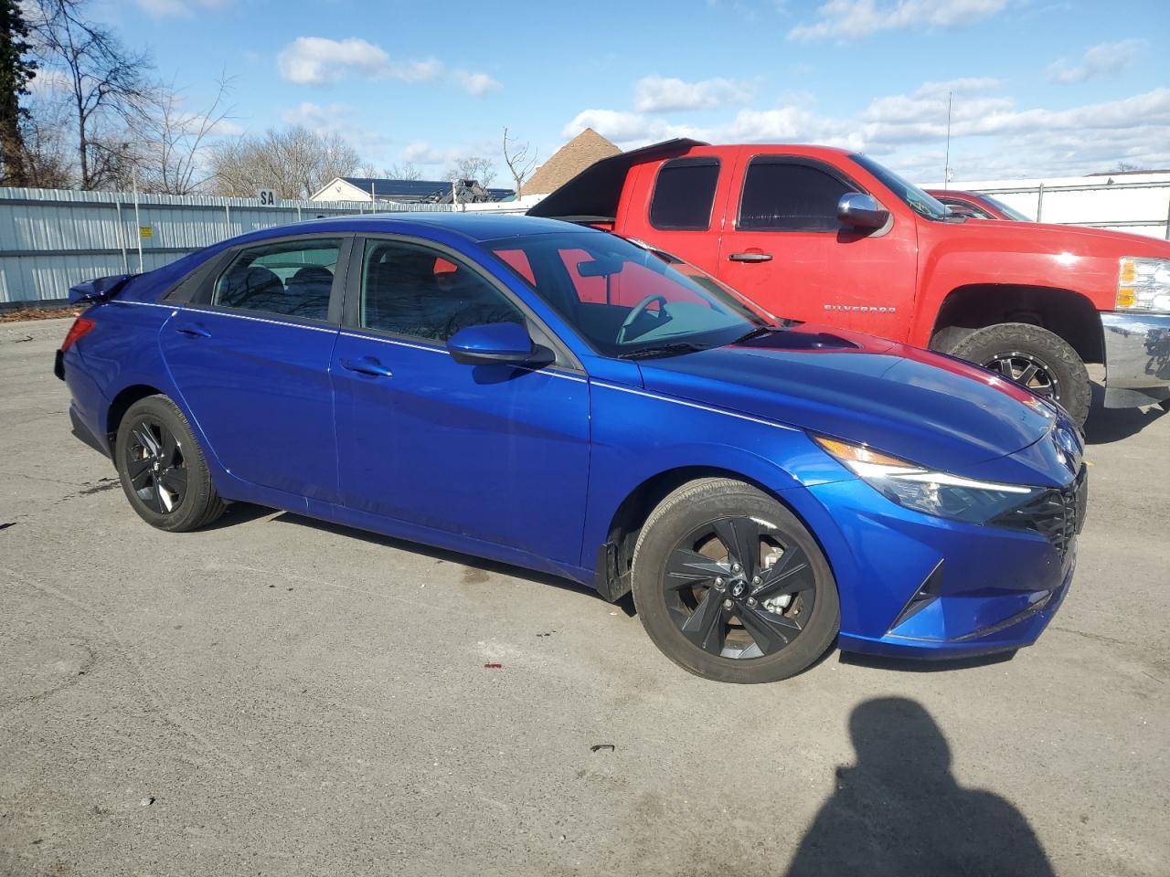 2023 HYUNDAI ELANTRA SE - Image 4
