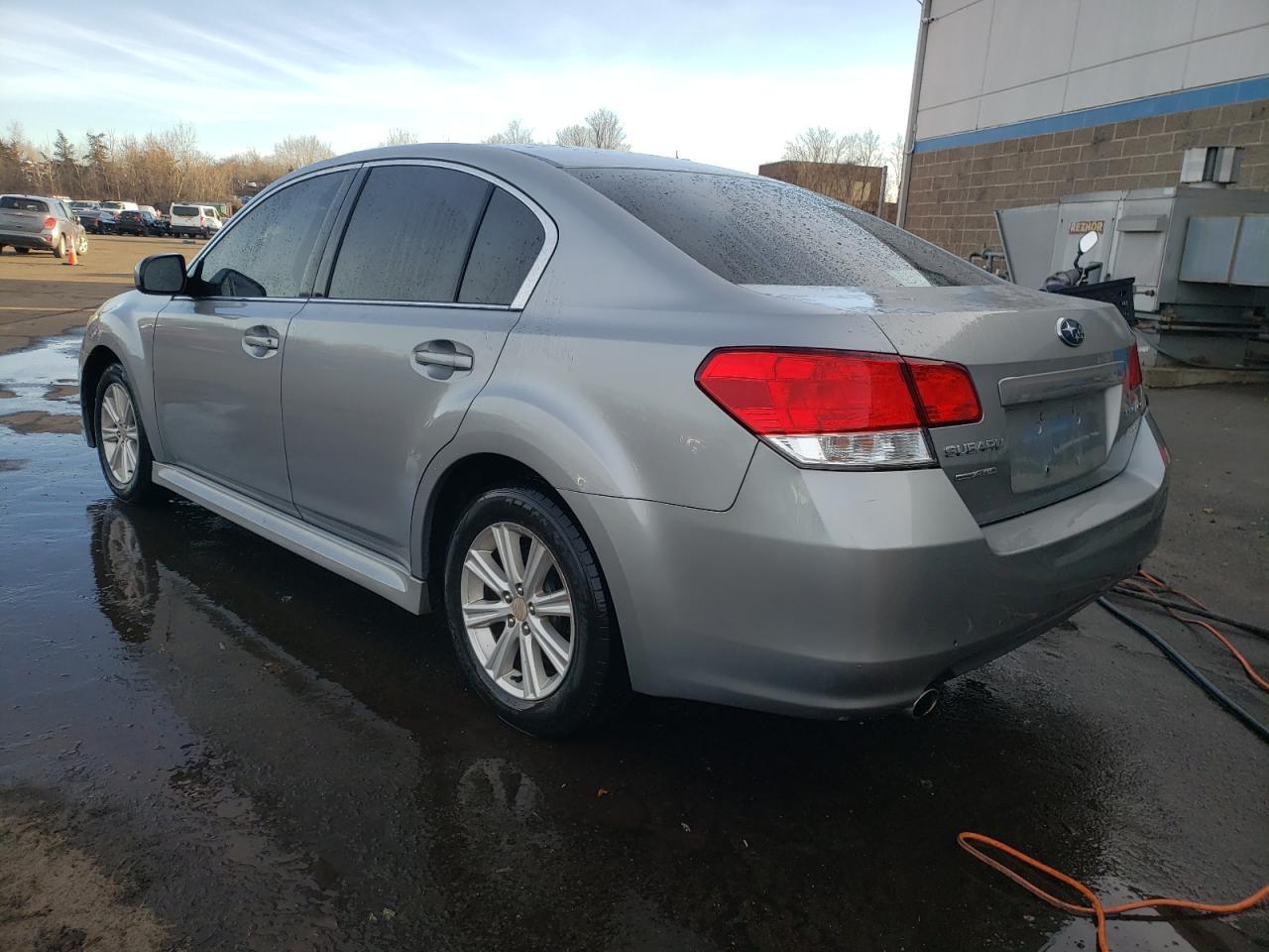 2011 SUBARU LEGACY 2.5 - Image 2