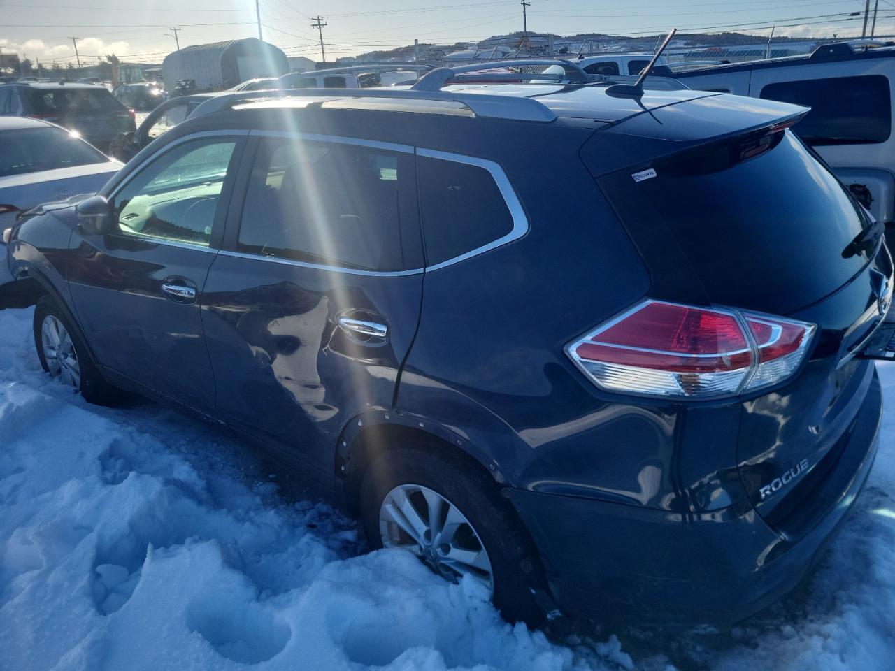 2015 NISSAN ROGUE S - Image 2