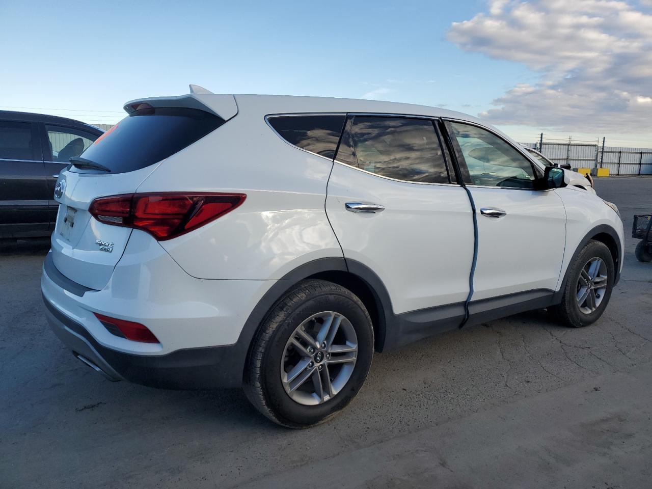 2017 HYUNDAI SANTA FE S - Image 3