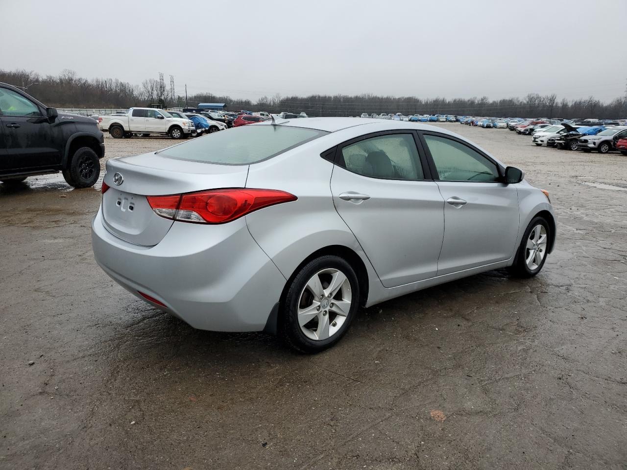 2013 HYUNDAI ELANTRA GL - Image 3