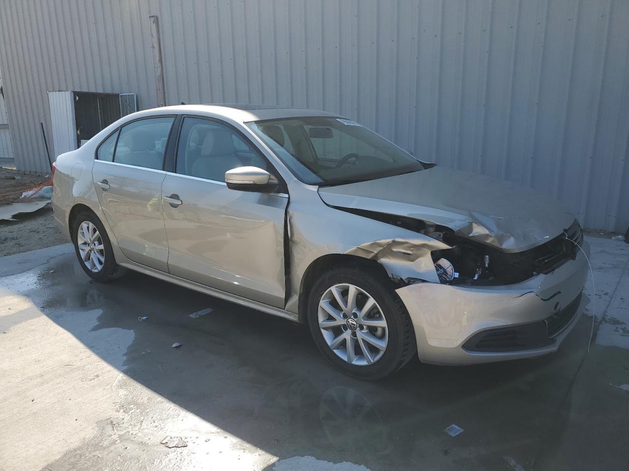 2014 VOLKSWAGEN JETTA SE - Image 4