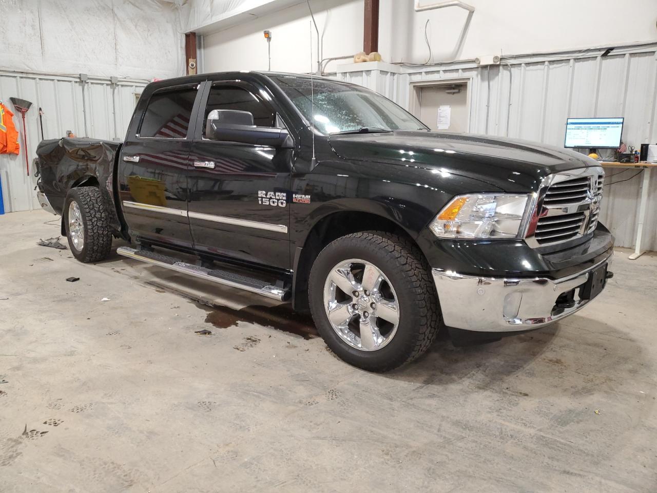 2017 RAM 1500 SLT - Image 4