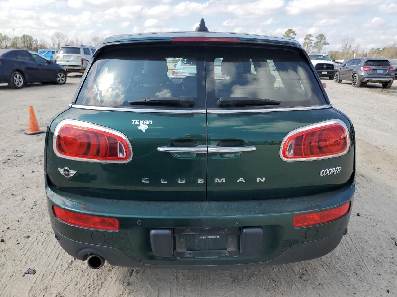 2017 MINI COOPER CLU - Image 6
