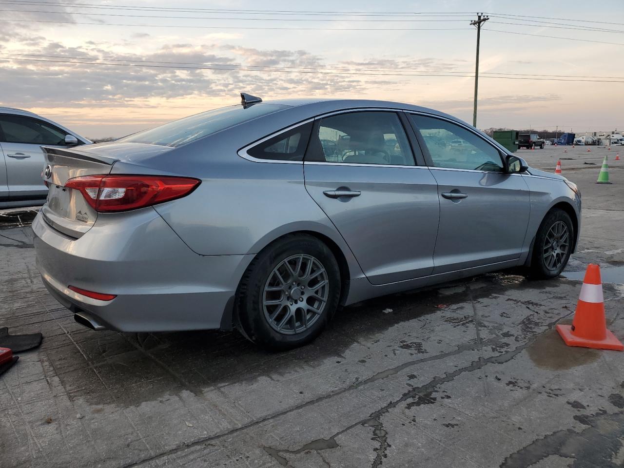 2017 HYUNDAI SONATA SE - Фото 3