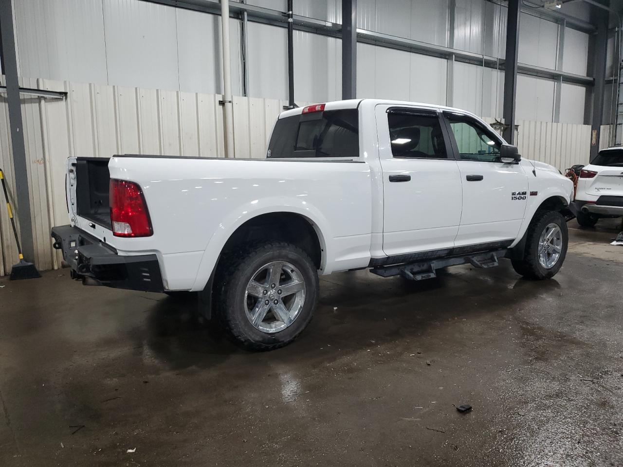 2015 RAM 1500 SLT - Image 3