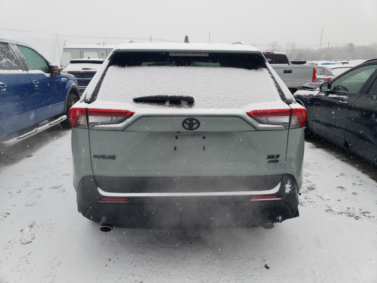 2022 TOYOTA RAV4 XLE - Image 6