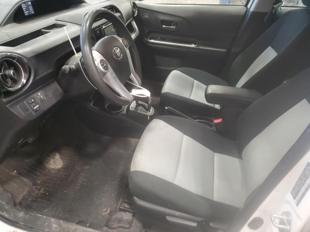 2016 TOYOTA PRIUS C - Image 7