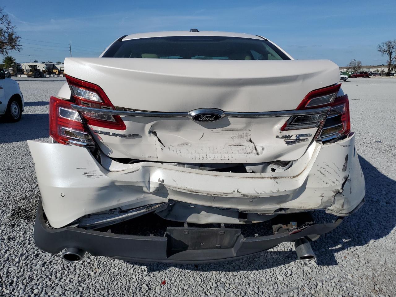 2018 FORD TAURUS LIM - Image 6