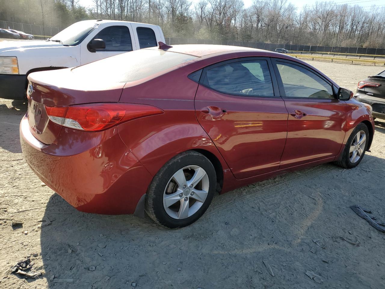 2013 HYUNDAI ELANTRA GL - Image 3