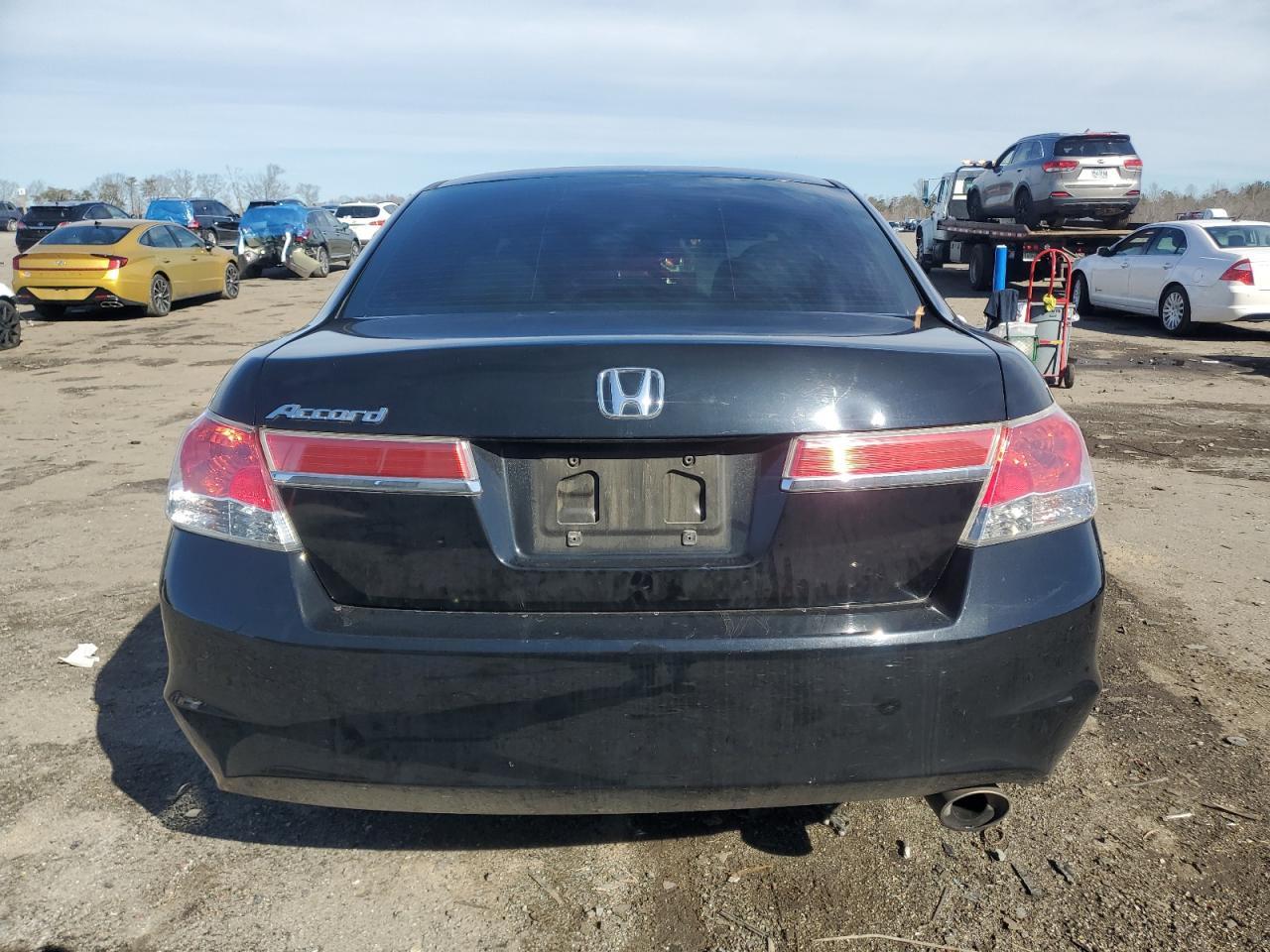 2011 HONDA ACCORD LXP - Image 6