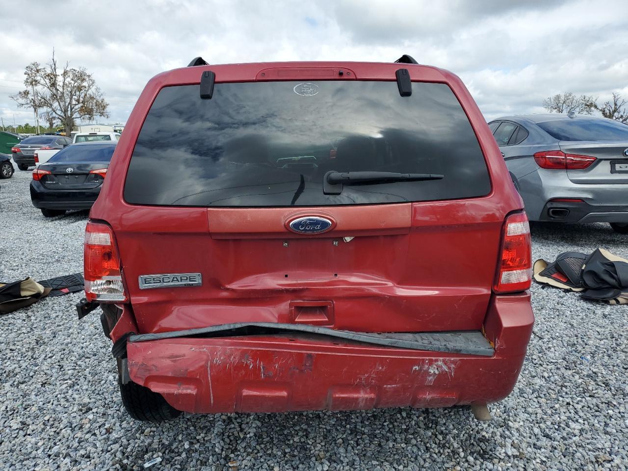 2010 FORD ESCAPE XLT - Image 6