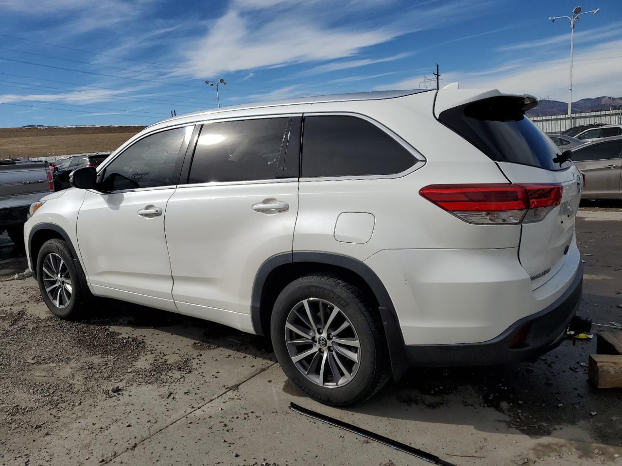 2018 TOYOTA HIGHLANDER - Image 2