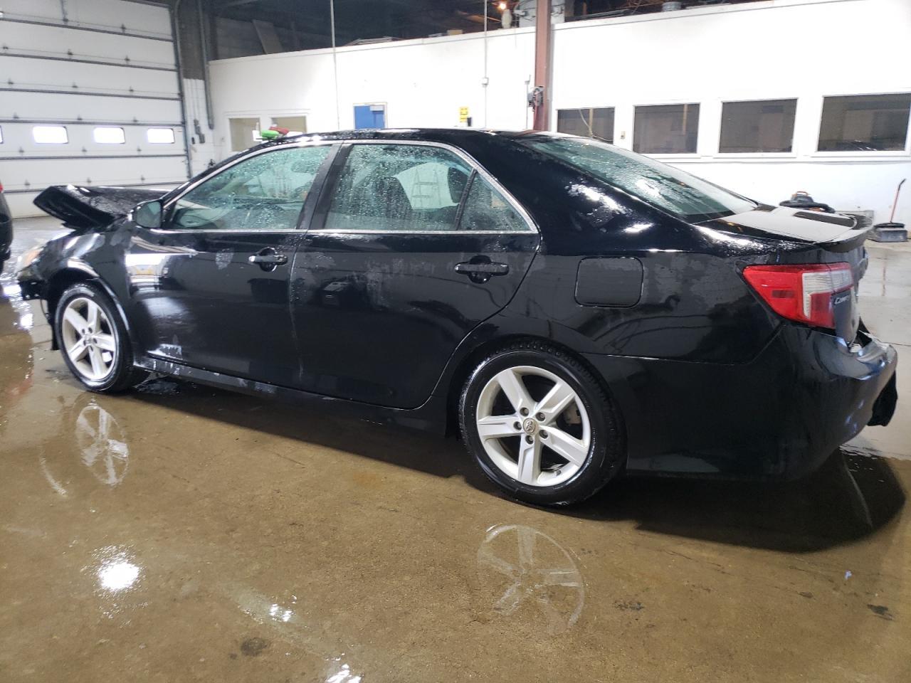 2013 TOYOTA CAMRY L - Фото 2