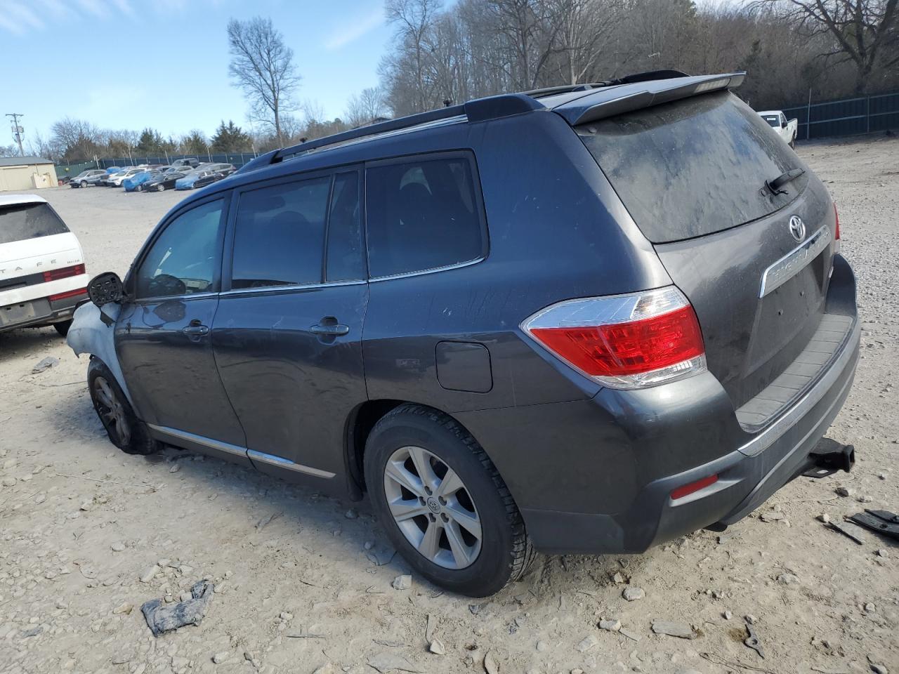 2011 TOYOTA HIGHLANDER - Image 2