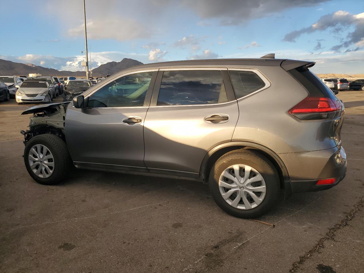 2018 NISSAN ROGUE S - Фото 2