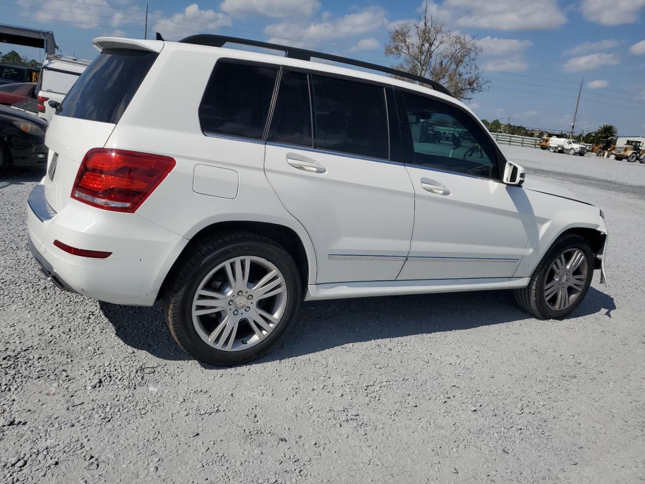 2014 MERCEDES-BENZ GLK 350 - Image 3