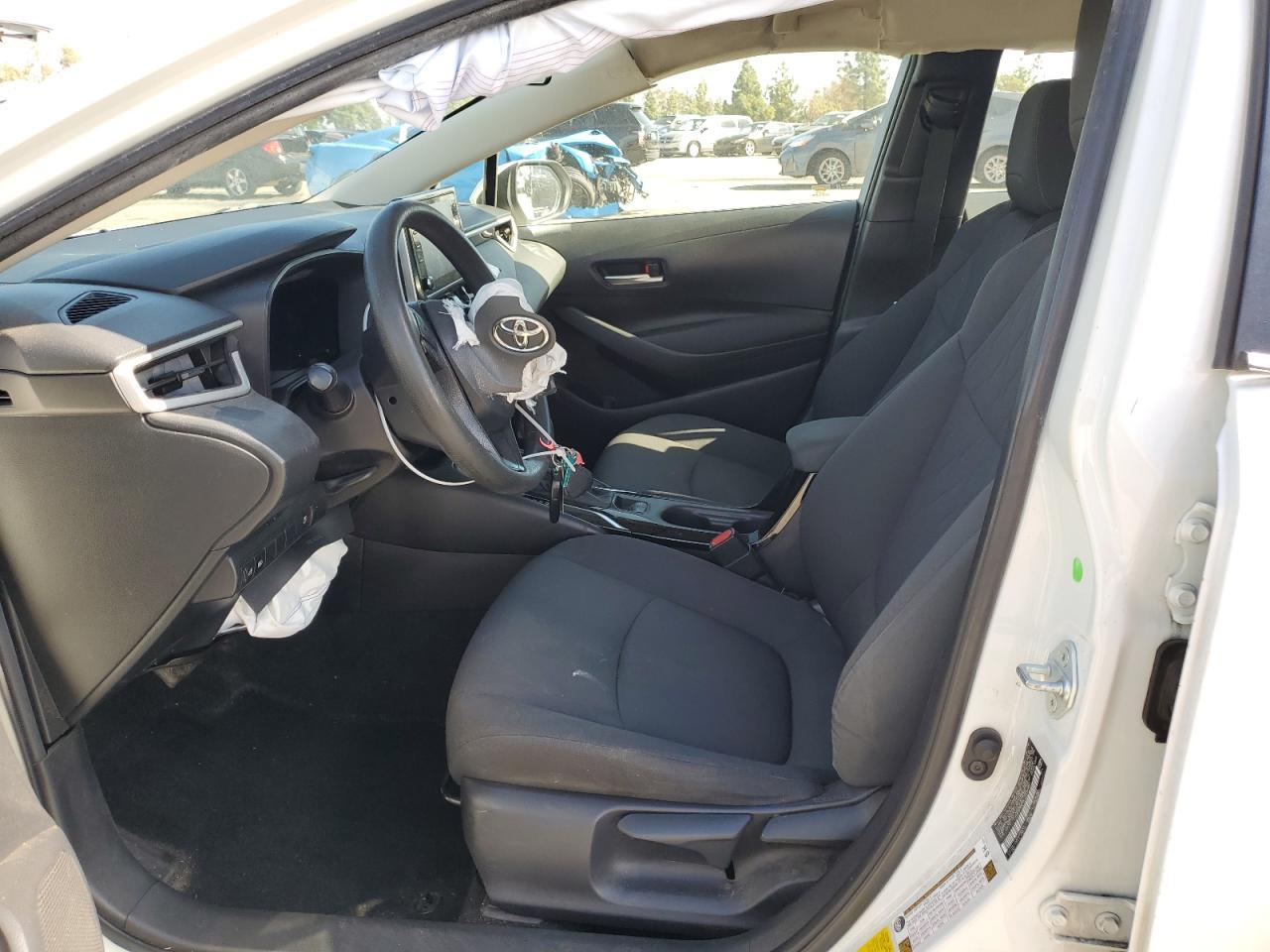 2020 TOYOTA COROLLA LE - Фото 7