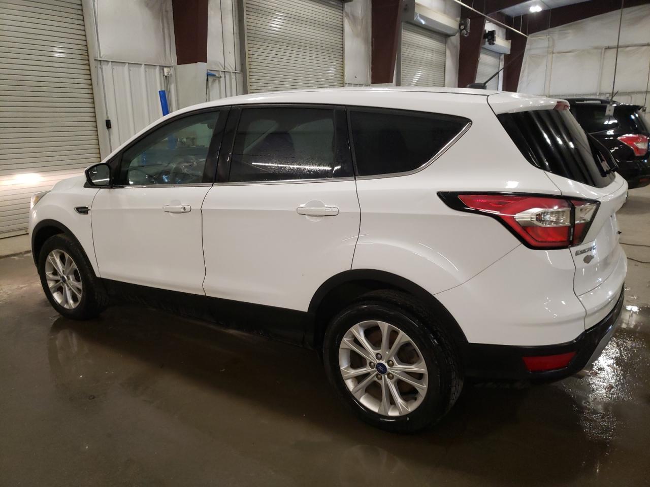 2017 FORD ESCAPE SE - Image 2