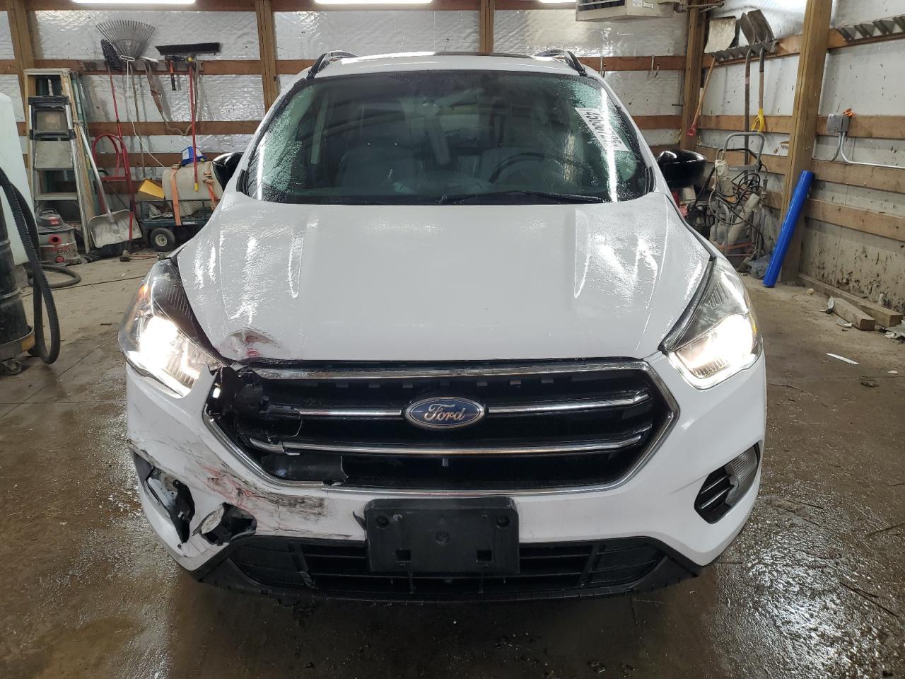 2017 FORD ESCAPE SE - Фото 5