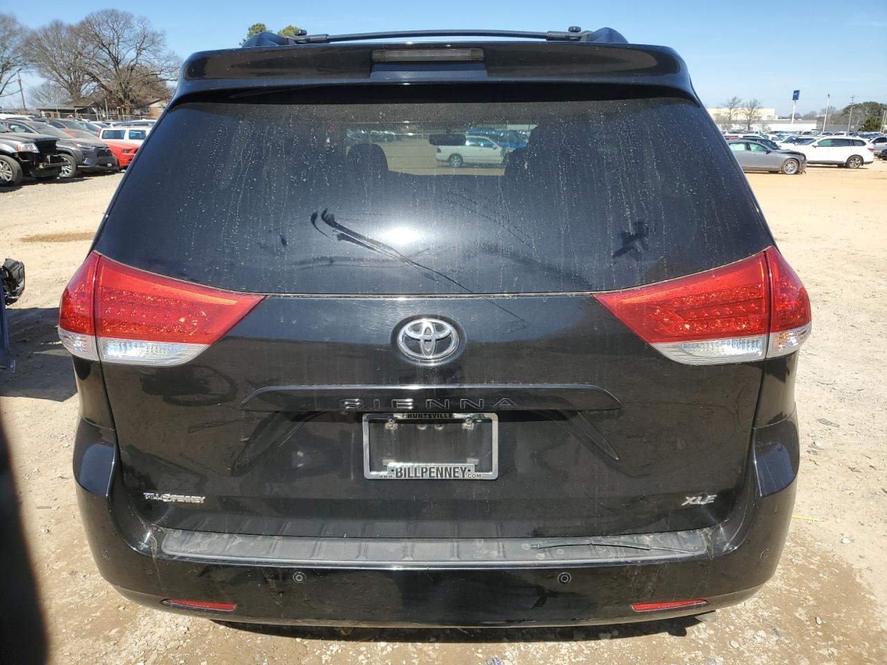 2011 TOYOTA SIENNA XLE - Фото 6
