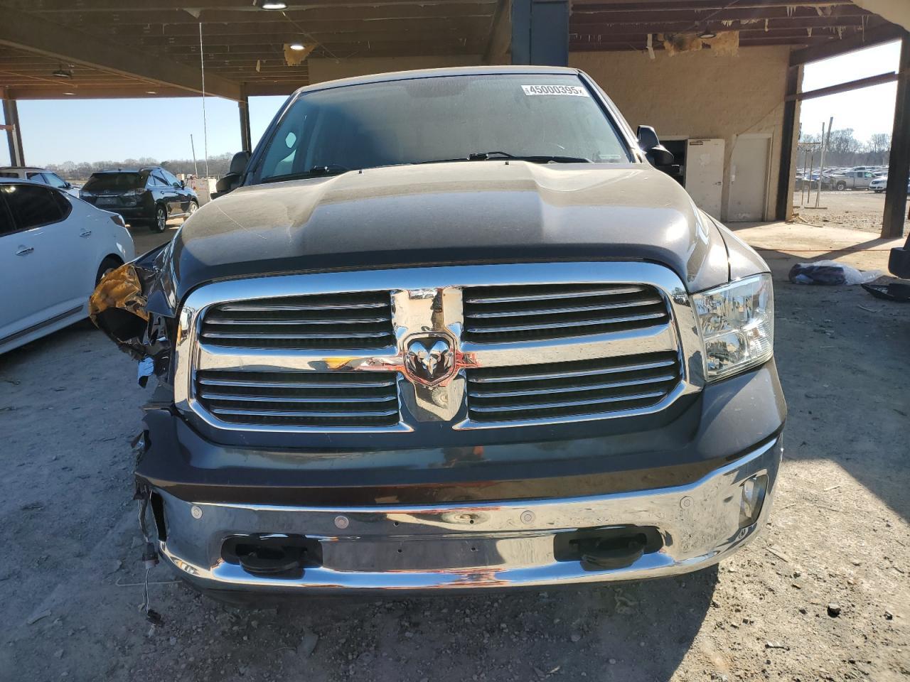 2017 RAM 1500 SLT - Фото 5