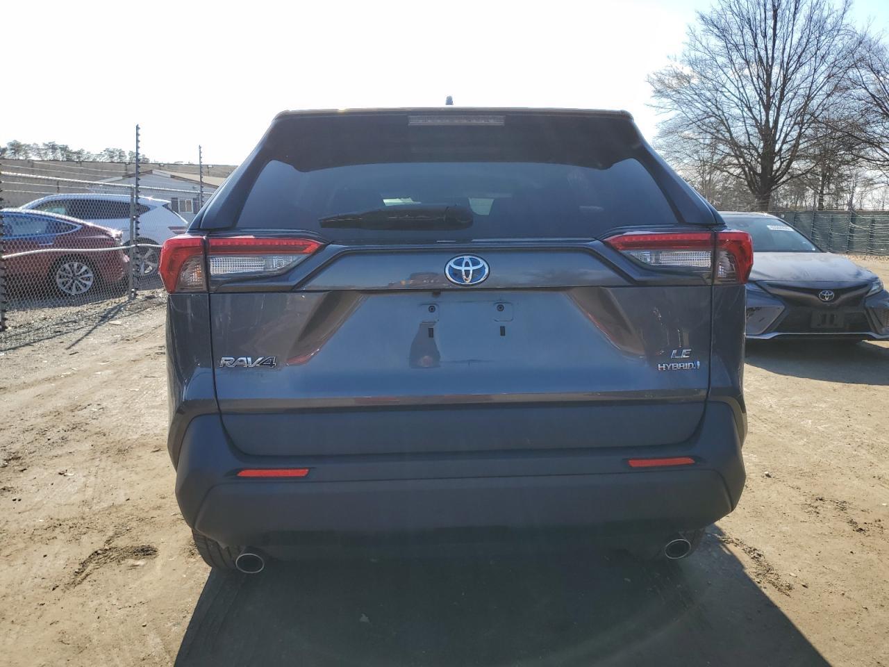 2021 TOYOTA RAV4 LE - Фото 6