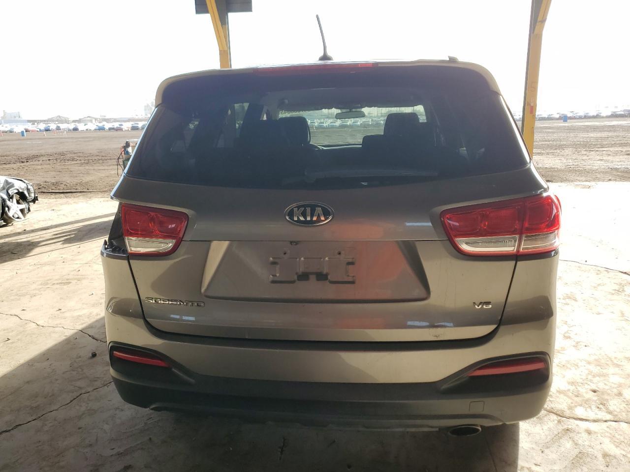 2016 KIA SORENTO LX - Image 6