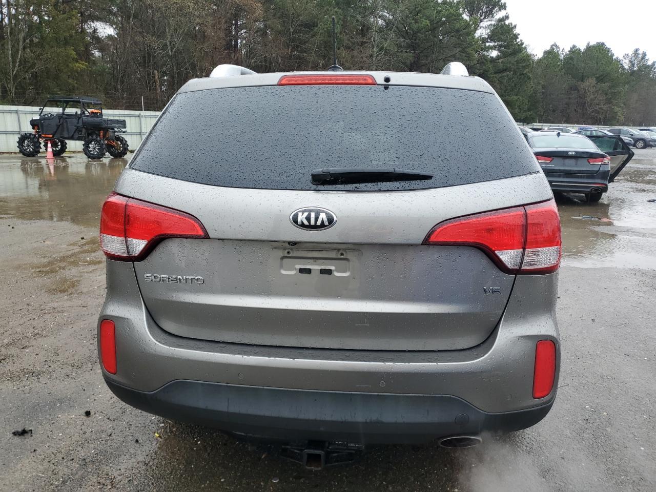 2015 KIA SORENTO LX - Image 6