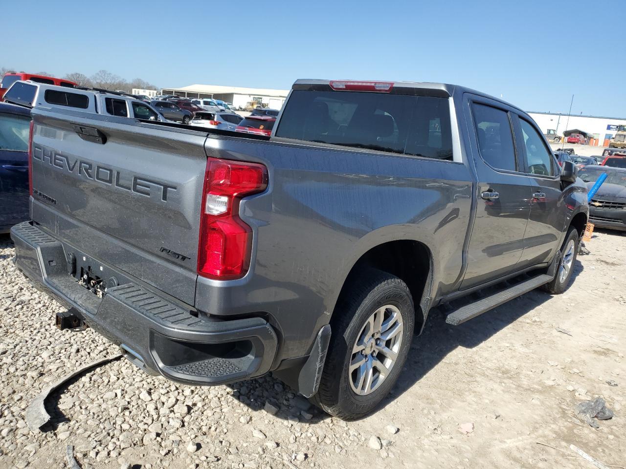 2021 CHEVROLET SILVERADO - Фото 3
