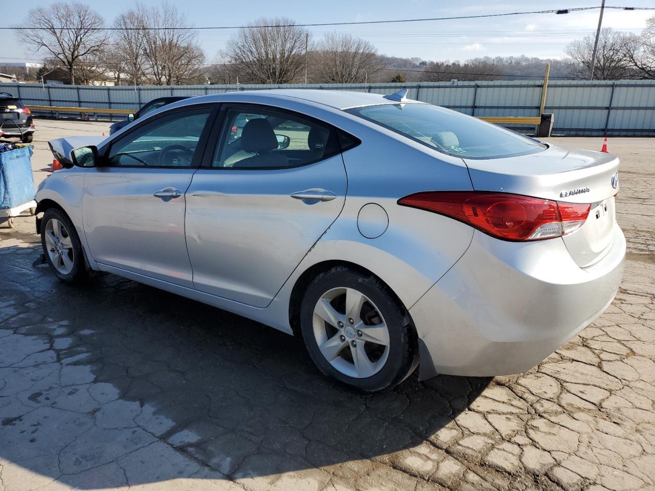 2013 HYUNDAI ELANTRA GL - Image 2