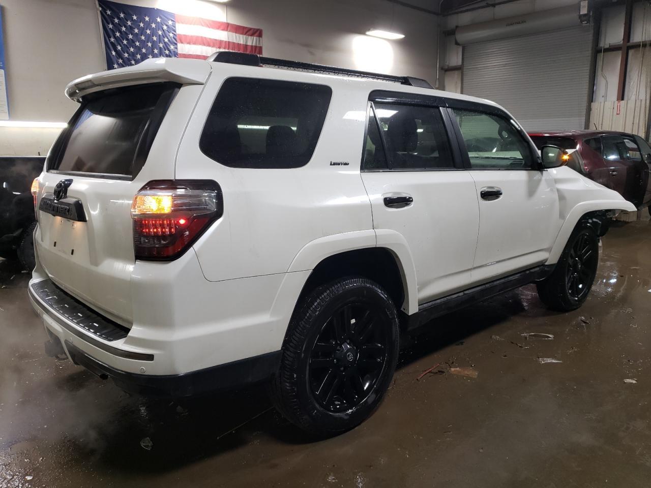 2019 TOYOTA 4RUNNER SR - Фото 3