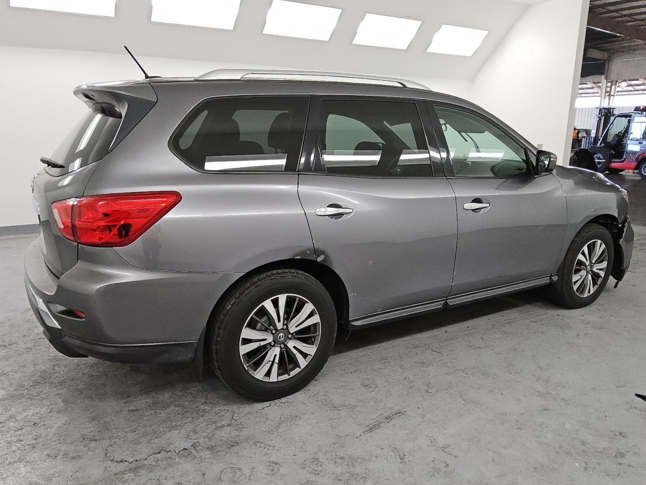 2017 NISSAN PATHFINDER - Фото 3