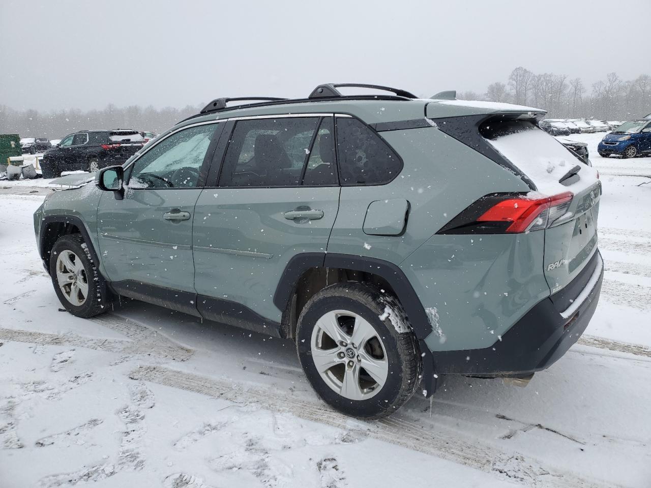 2020 TOYOTA RAV4 XLE - Фото 2
