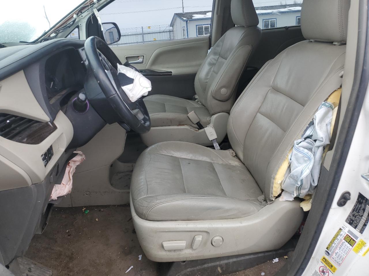 2015 TOYOTA SIENNA XLE - Фото 7
