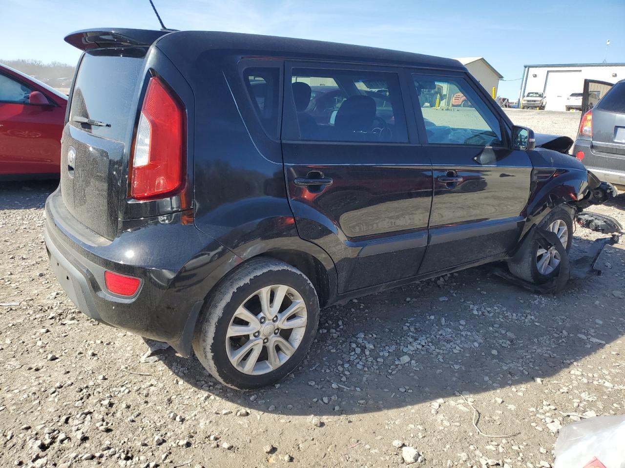 2013 KIA SOUL + - Image 3