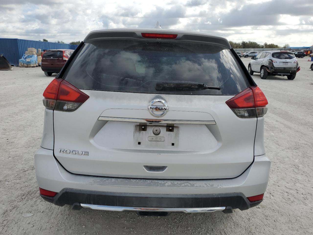 2017 NISSAN ROGUE S - Image 6