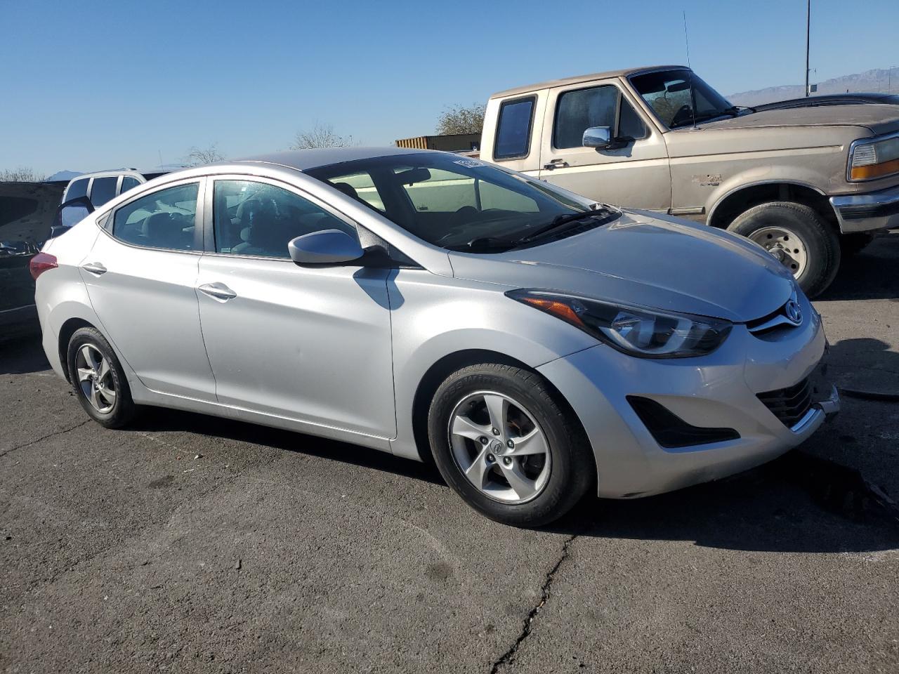 2015 HYUNDAI ELANTRA SE - Image 4
