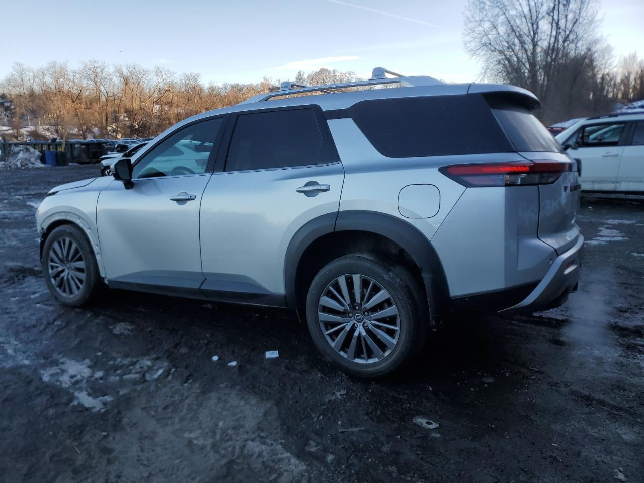 2023 NISSAN PATHFINDER - Image 2